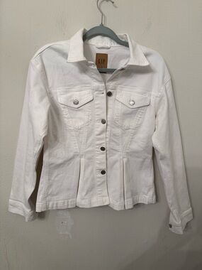 GAP White Women's Denim Jacket with Button Front